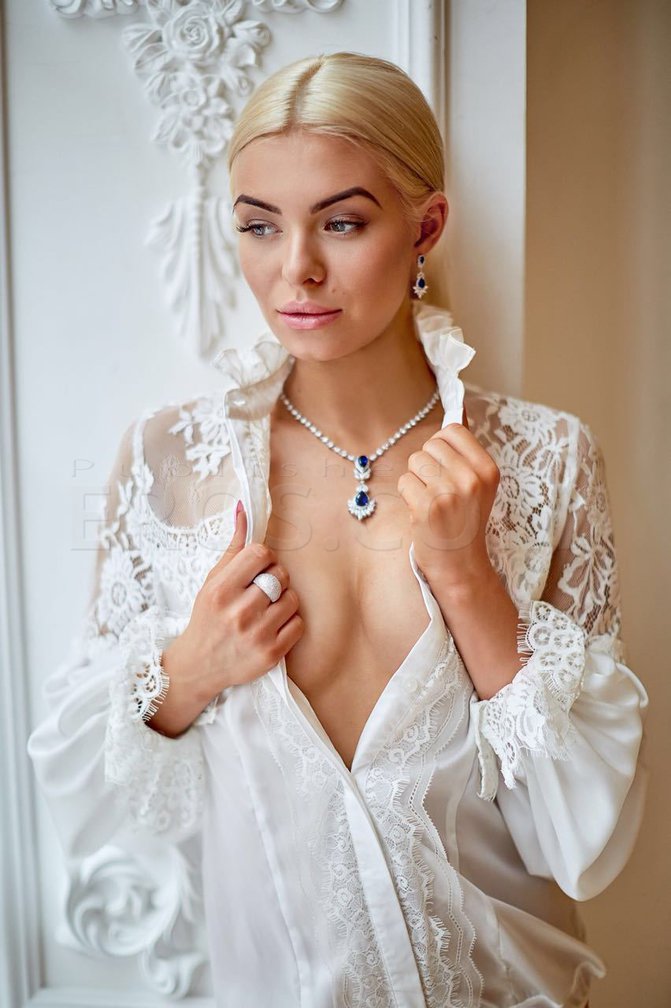 CARESSA