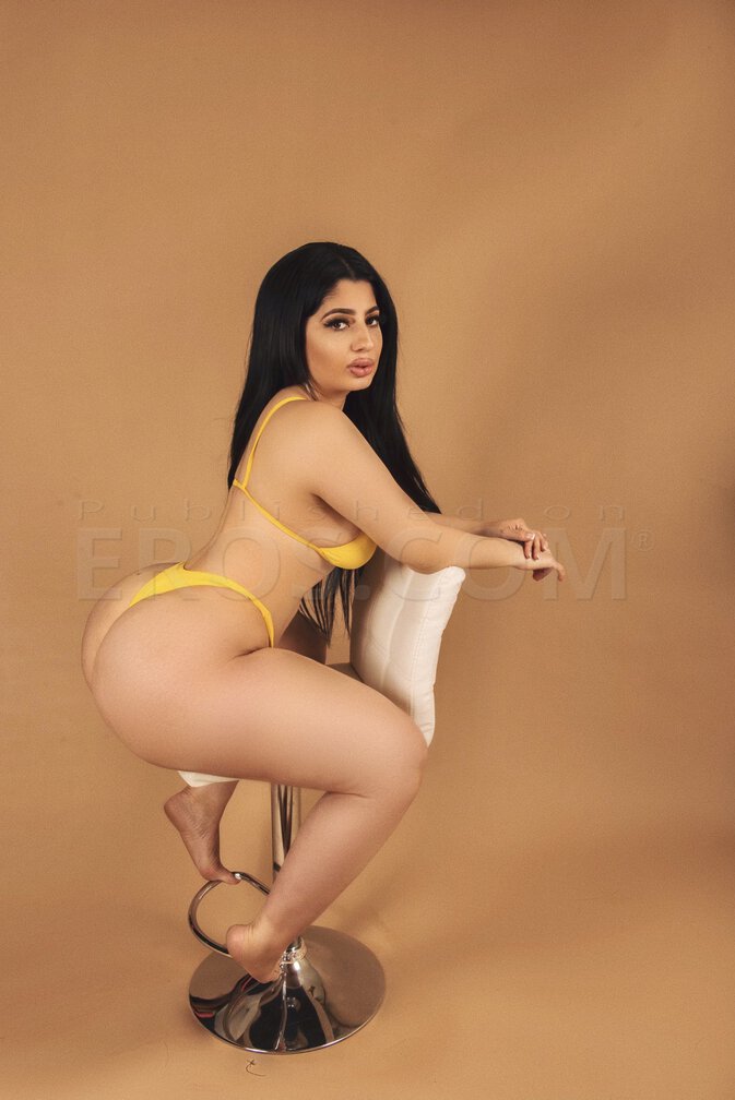 Nadia Ali Escort