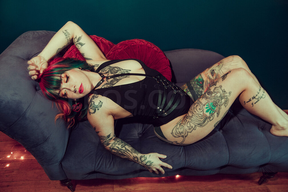 Domina Chloe Nova