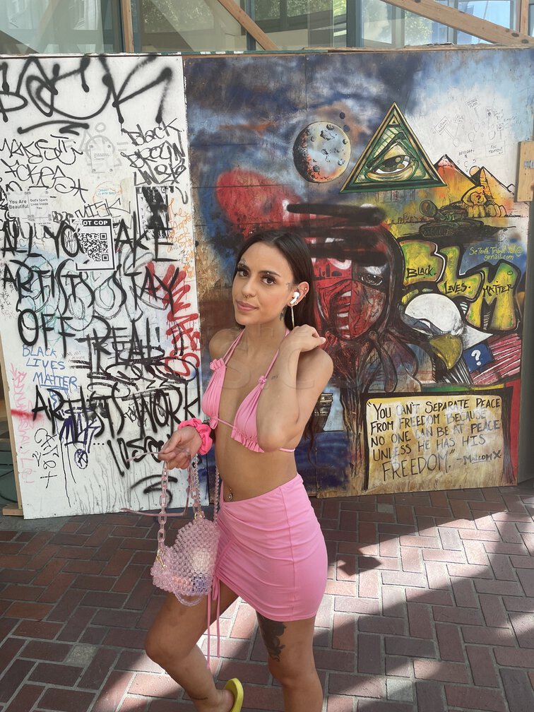 Monica exotica