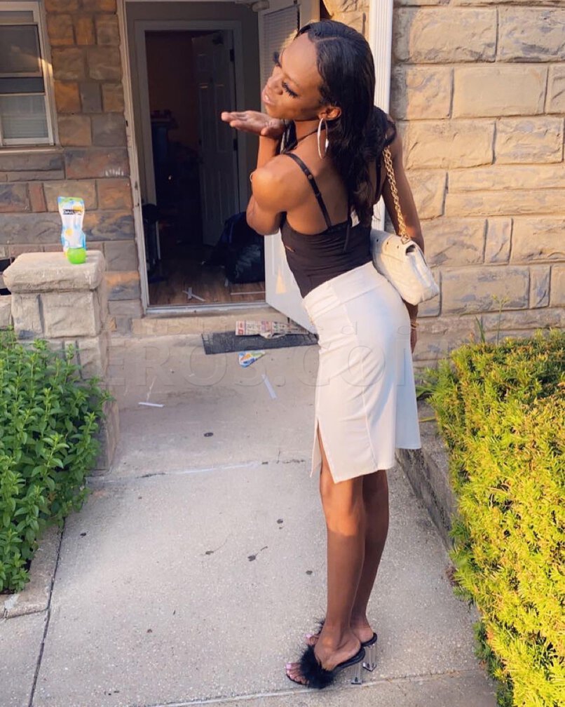 TS Miss Deja