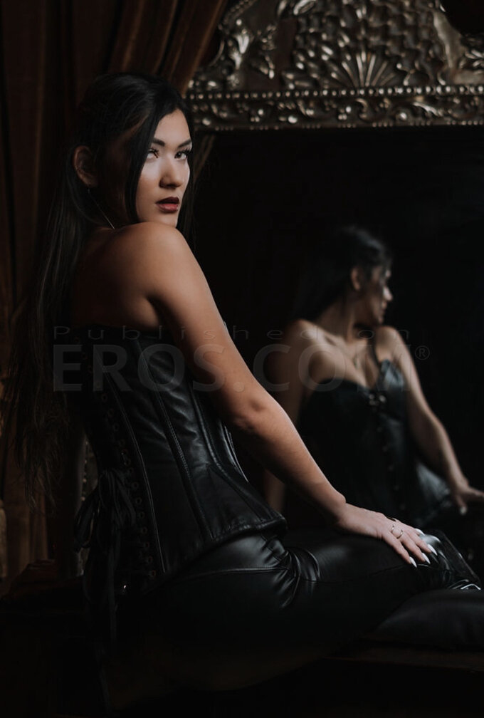 Mistress Mila Cova
