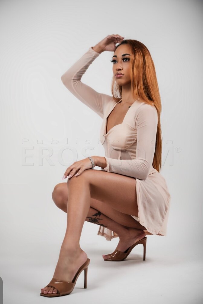 Bella Monroe