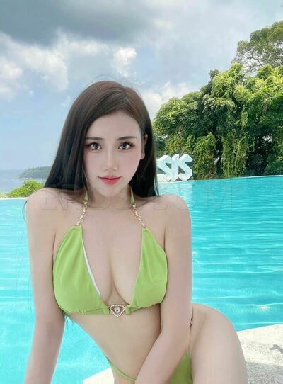 Hot Asian girl