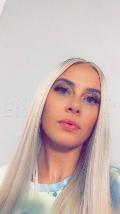 Irresistible Blue Eyed Bombshell