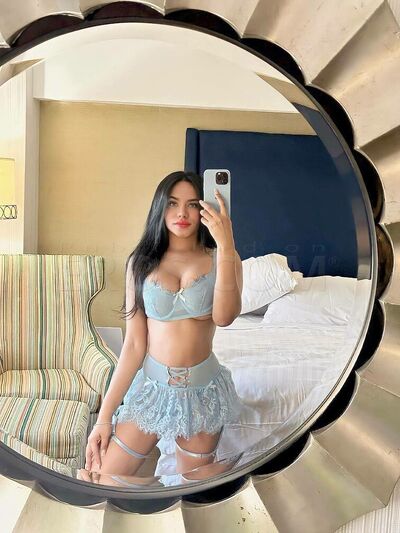 Alexandra in Edison