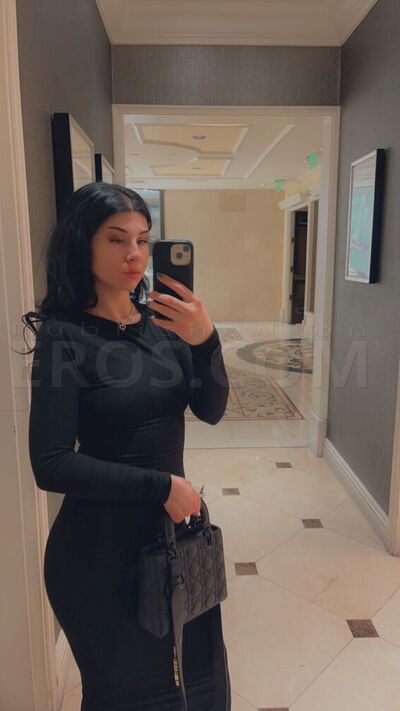 Pretty Mia