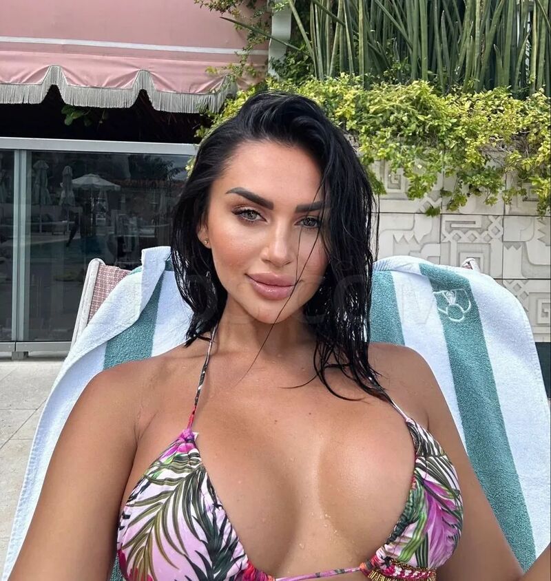 Belle in Novi