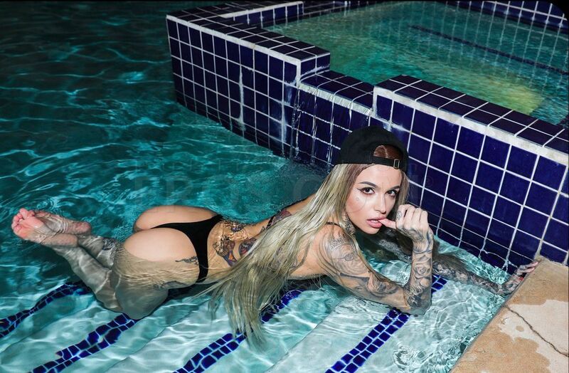 Adult filmstar Leigh Raven