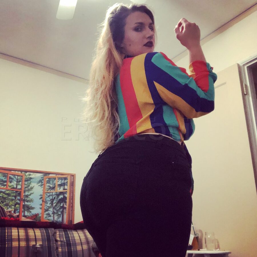 Bella Donna Claire