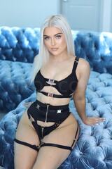 Julia Nicole in Los Angeles, photo 12