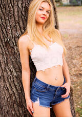 Emily Gold in Tampa, photo 6